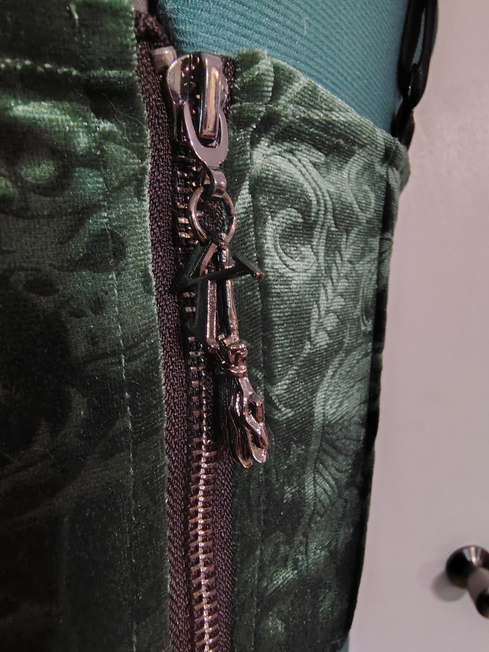 Killstar Emerald Envy Green Velvet Corset Top - Picture 4 of 6